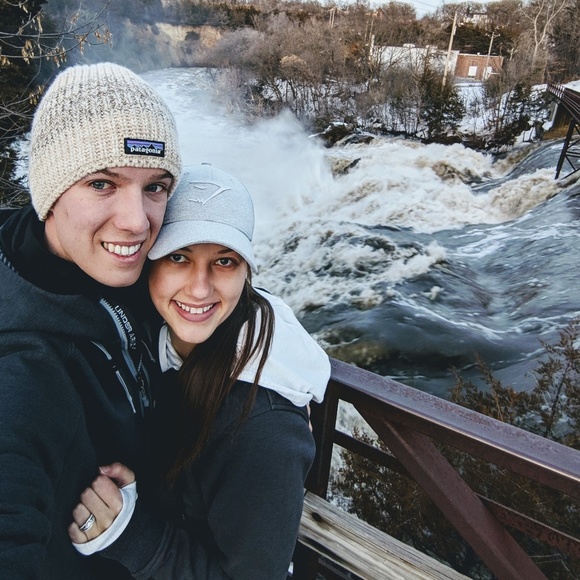 Meet your Posher, Alicia - Picture 2 of 2